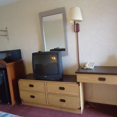 Welborn Motel - Hamptonville Ngoại thất bức ảnh